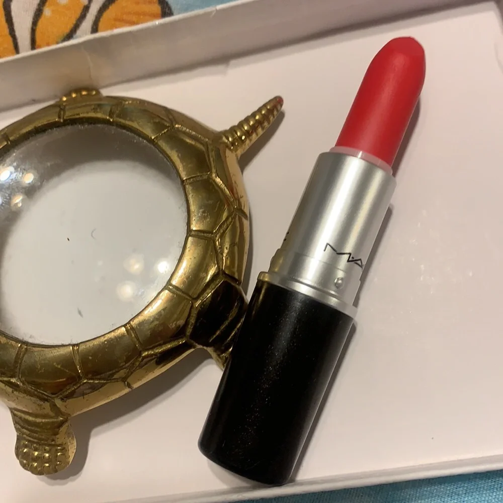 MAC LIPSTICK, RETRO MATTE RELENTLESSLY RED, A65